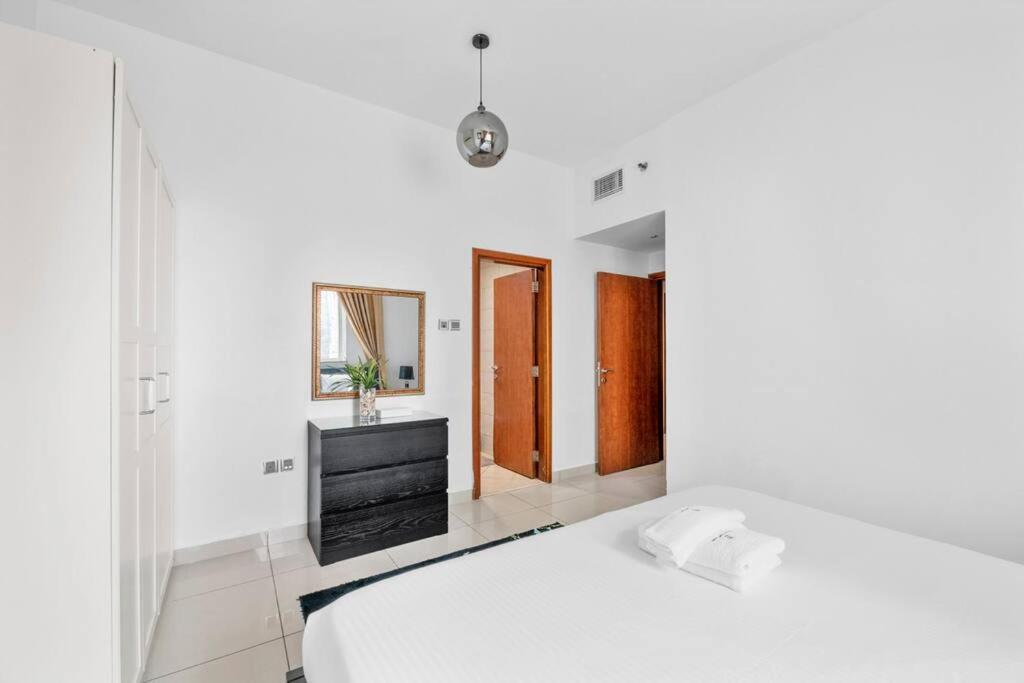 Stonetree - Marina Pinnacle 1 Bedroom - Partial Marina View *